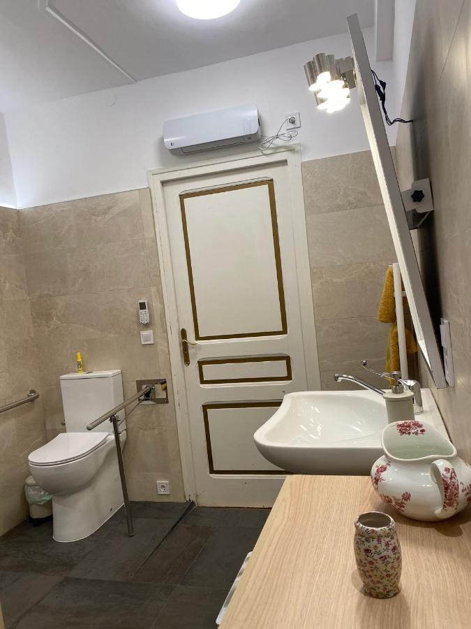 Chez Helene 3 Etoiles, Labellise Disabled Pmr,Pour 4 Personnes Chiens Bienvenus-Pet Friendly Apartment Бур-Мадам Екстериор снимка